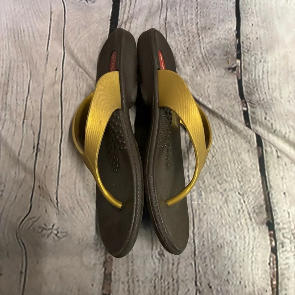 OKABASHI Women’s Maui Gold Thong Brown Flip Flop Beach Sandals Shoes EUC Size‎ M